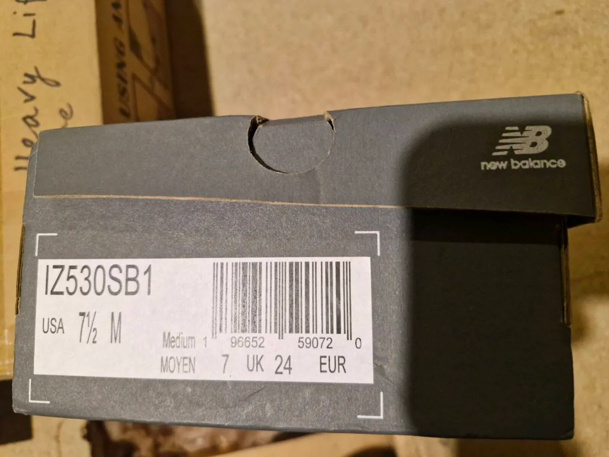 New Balance kids runners Sze 7.5 New - Image 2