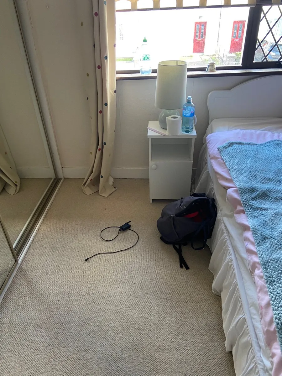 Dressing table - Image 1