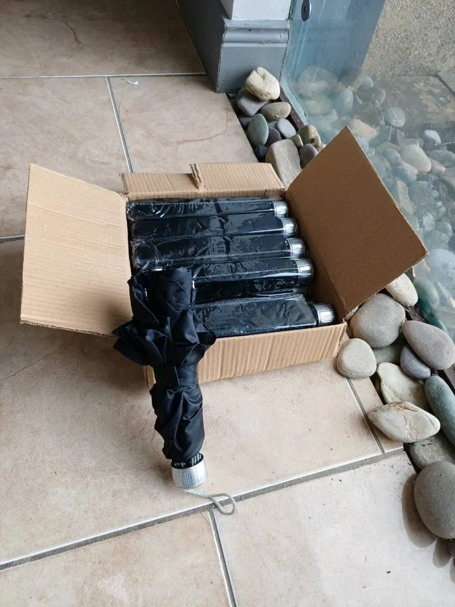 450 Umbrellas for sale - Image 2