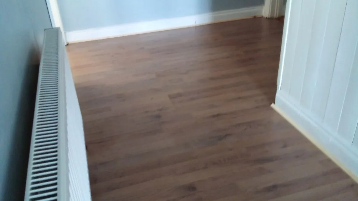 Carpentry tiling construction work - Image 3