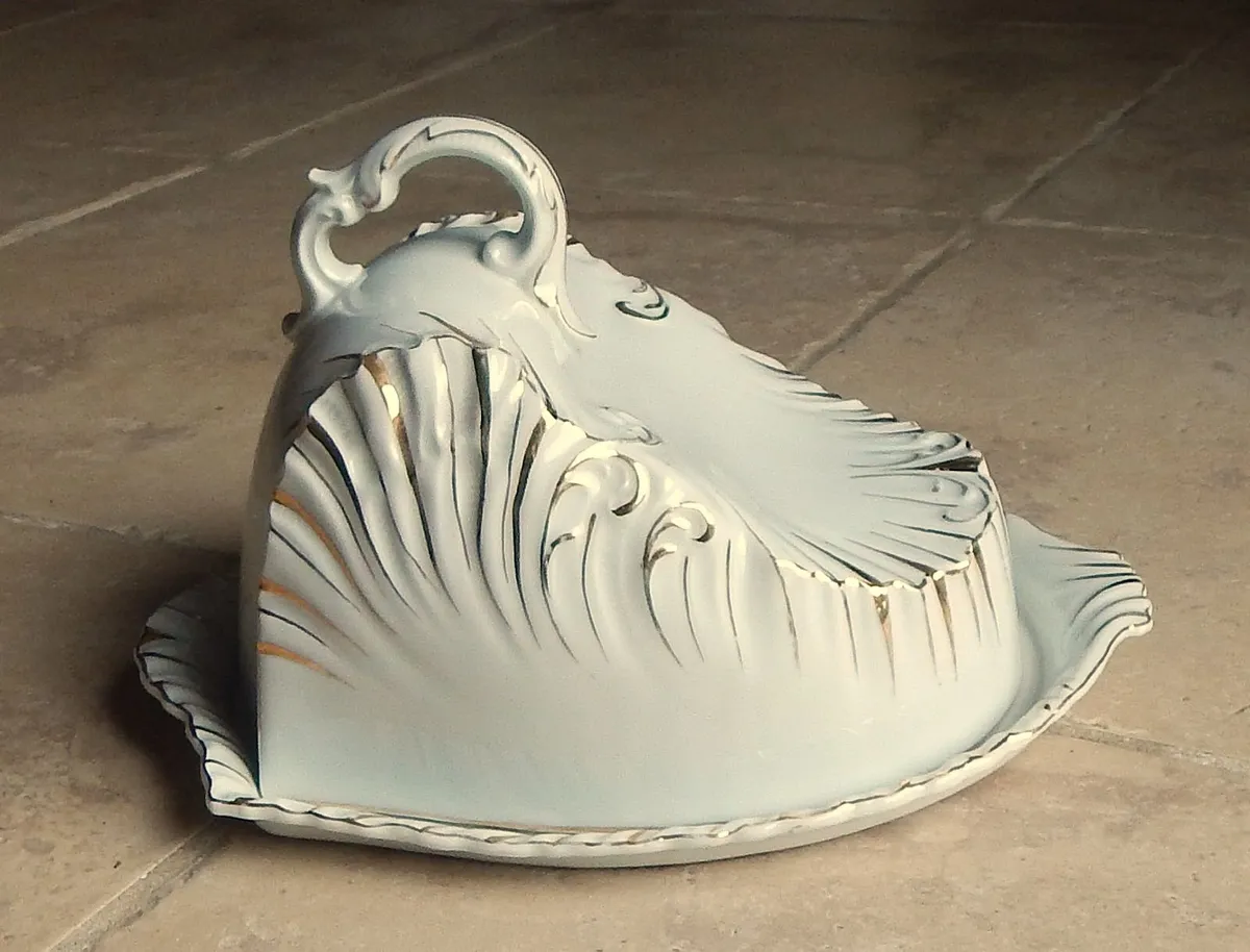 Vintage Large Porcelain Cheese Dome - Image 3