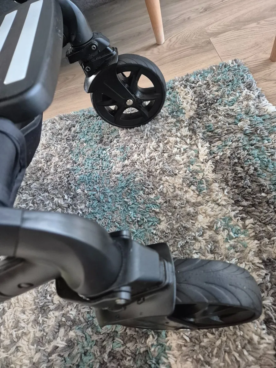Stroller - Image 4