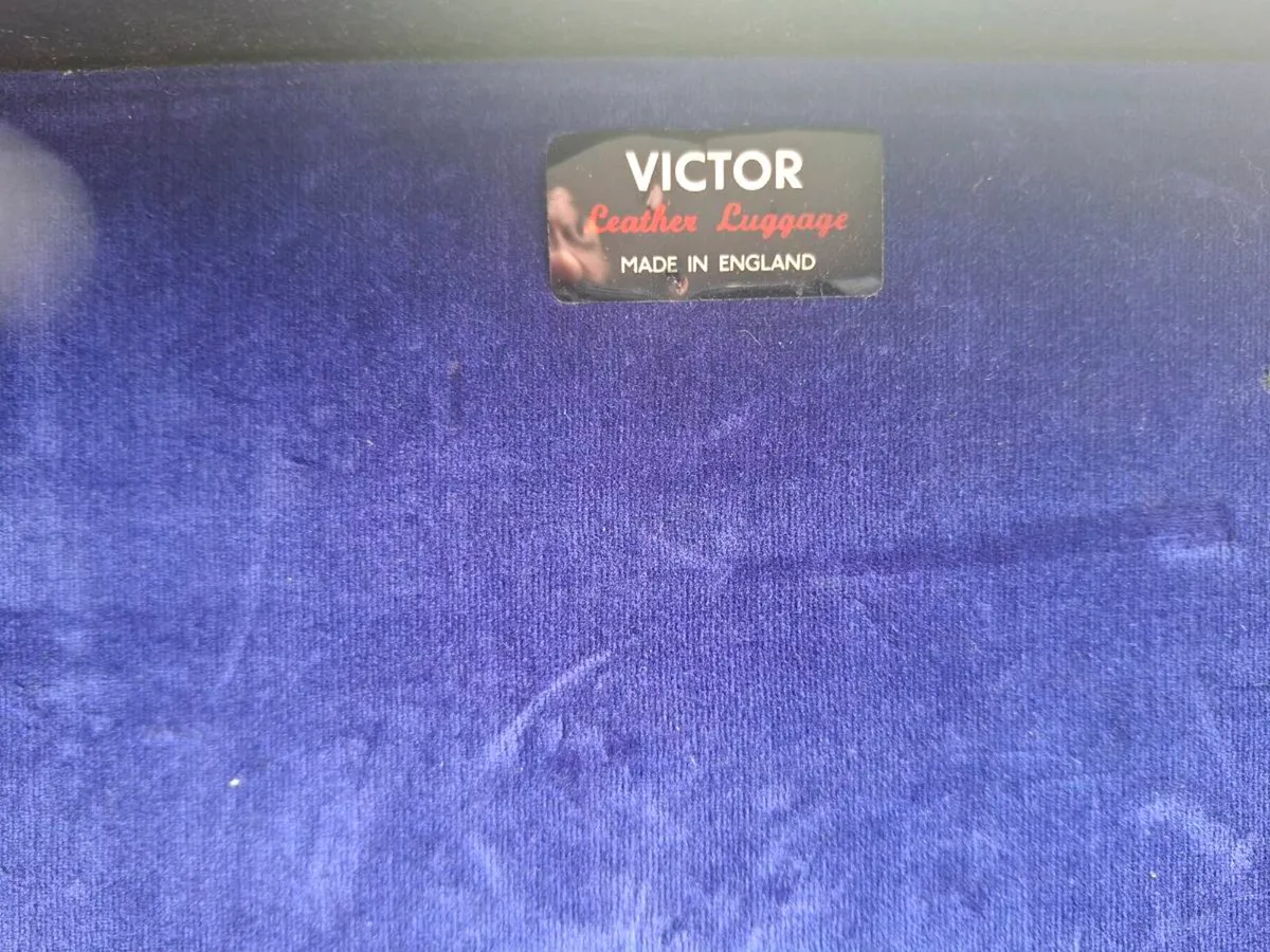 Vintage British Leather Victor Military Case - Image 3
