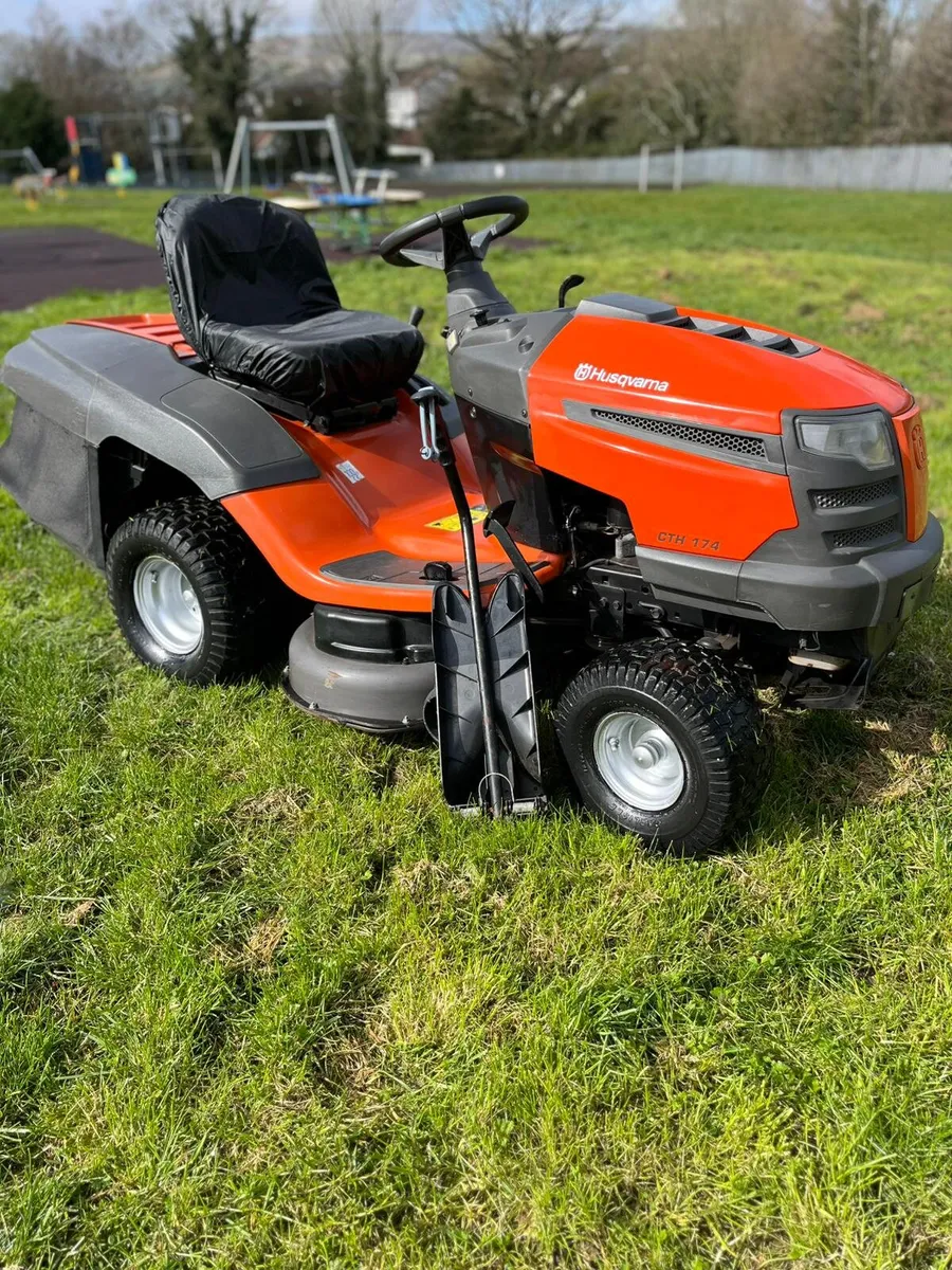 Husquvarna petrol ride on lawnmower - Image 1