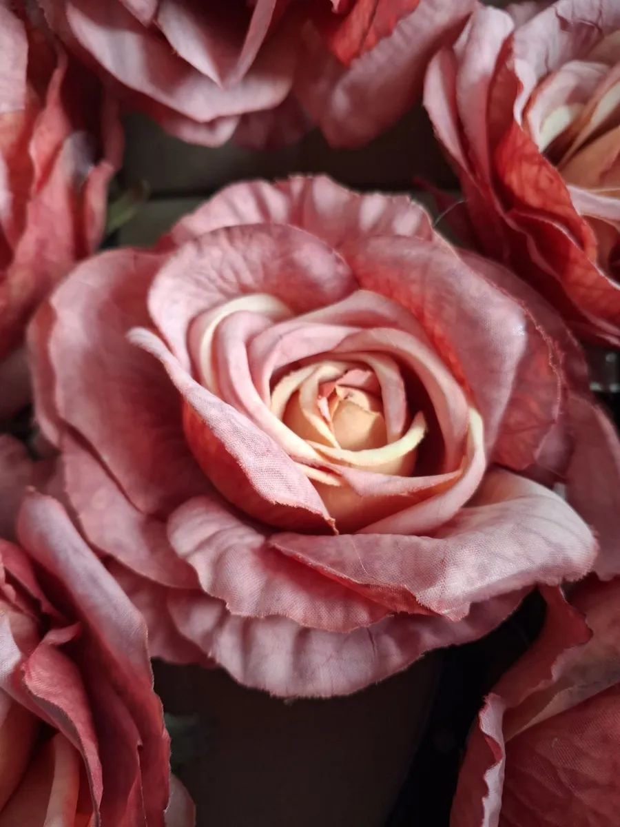 Curtain Tie Backs in the form of Roses - Image 2
