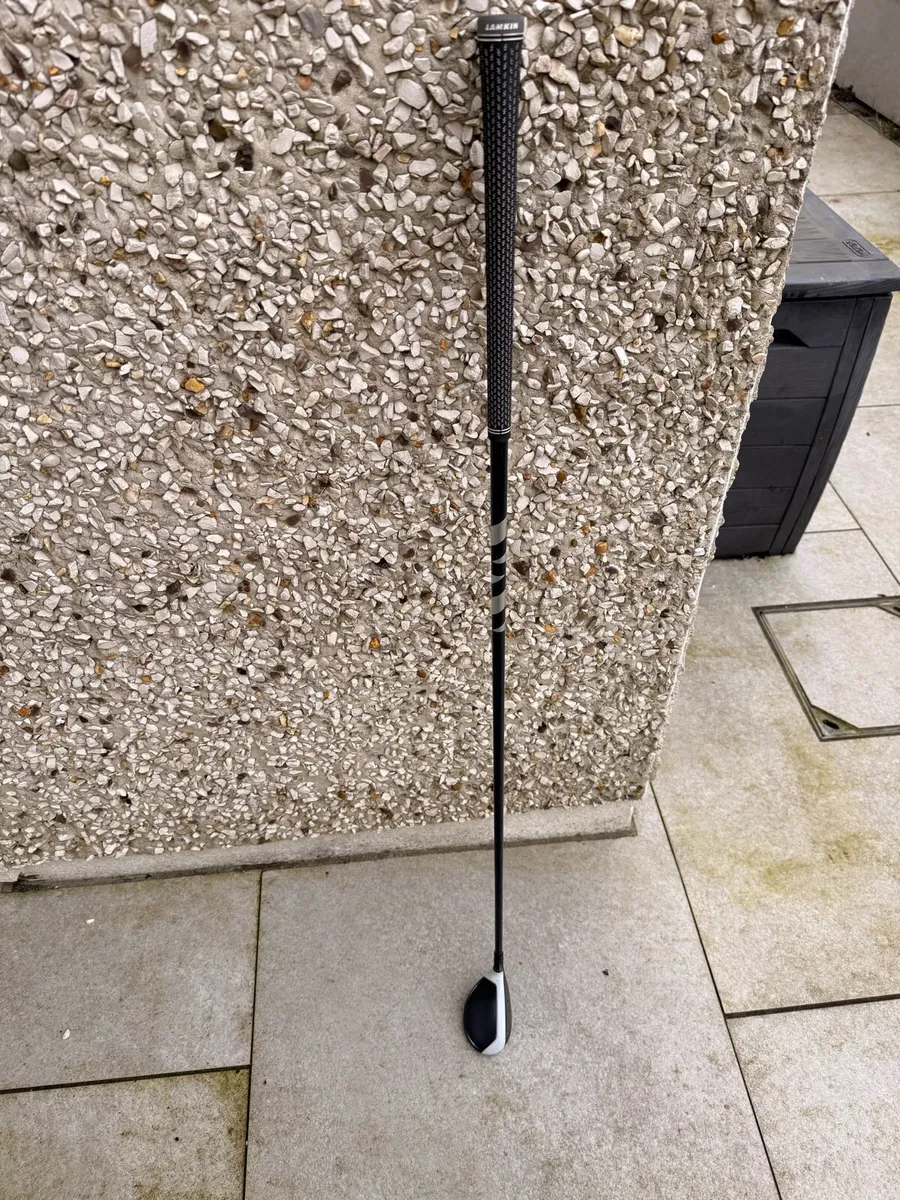 TaylorMade Sim2 Max Hybrid - Image 1