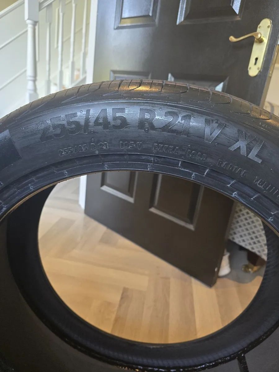 255 45 R21 continental Tyres x2 - Image 1