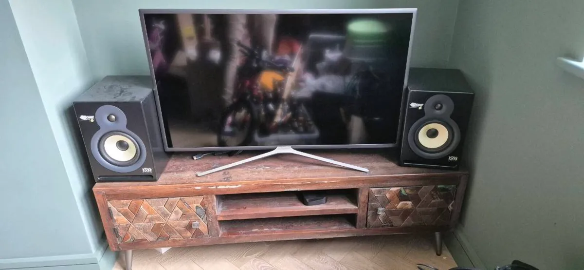 TV Console Unit - Image 2