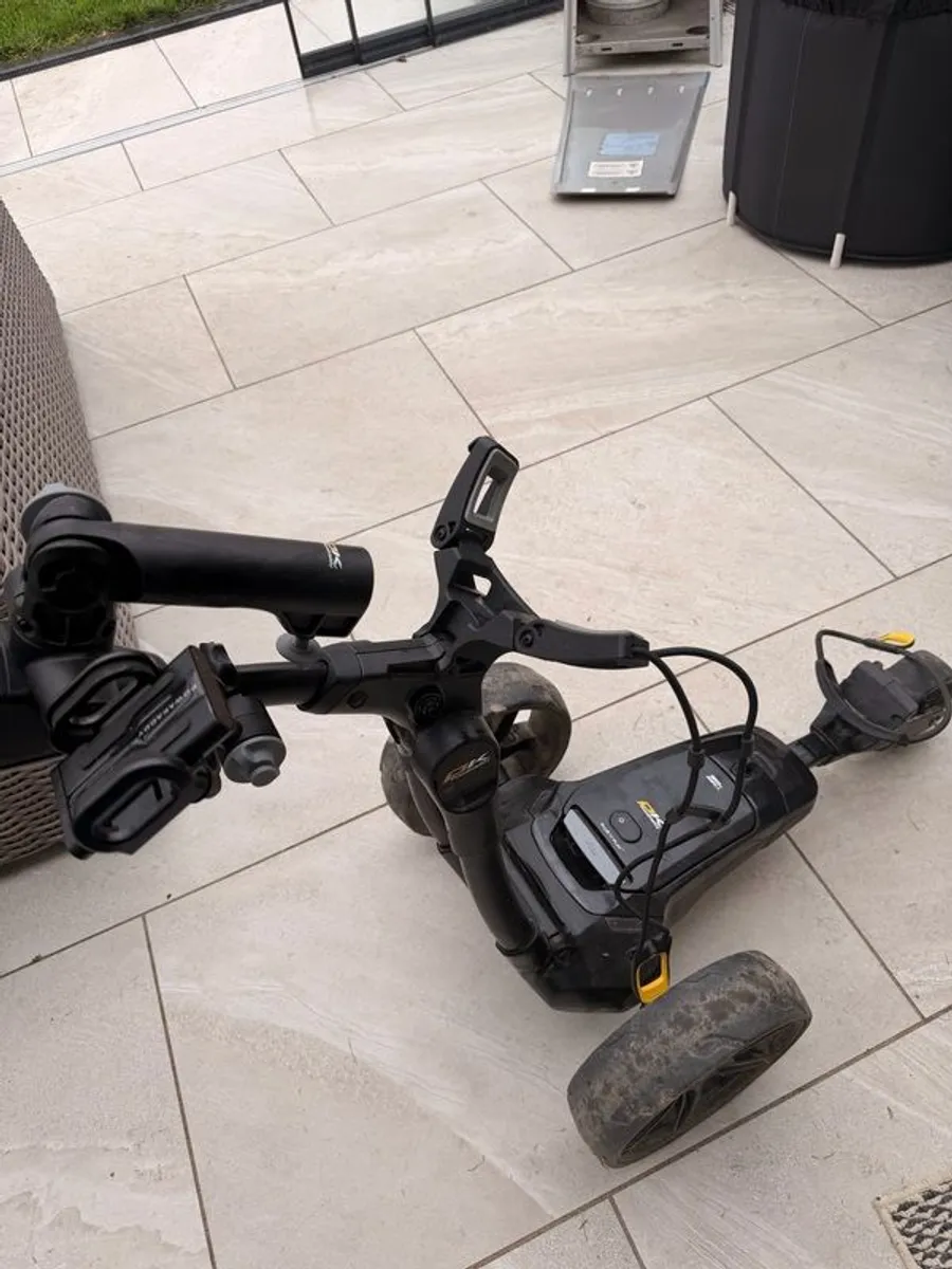 Powakaddy electric golf trolley - Image 1