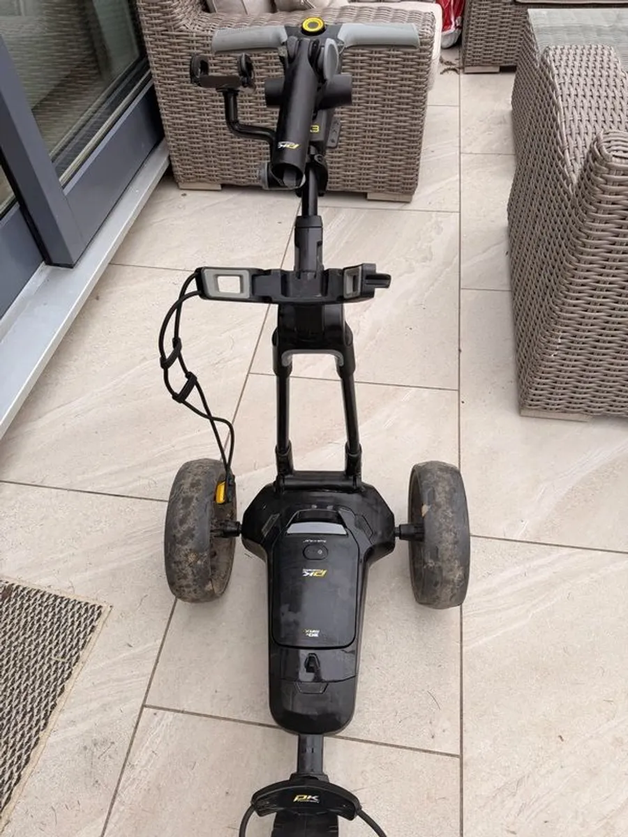 Powakaddy electric golf trolley - Image 3