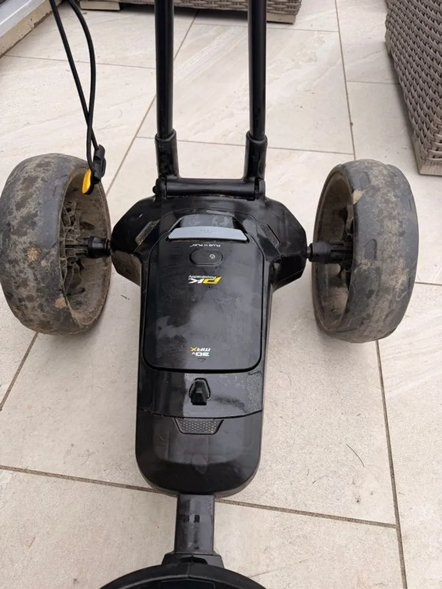 Powakaddy electric golf trolley - Image 4