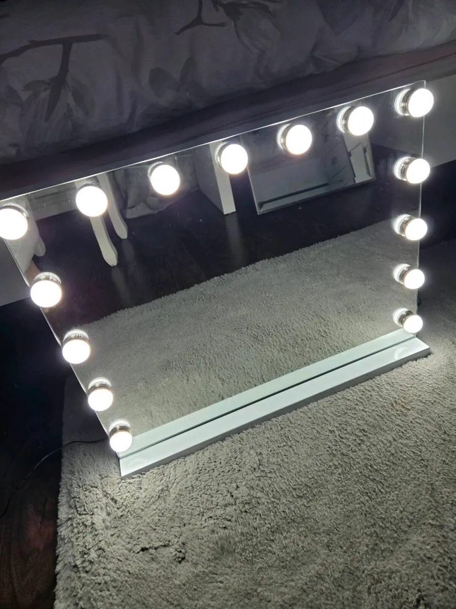 Hollywood mirror - Image 2