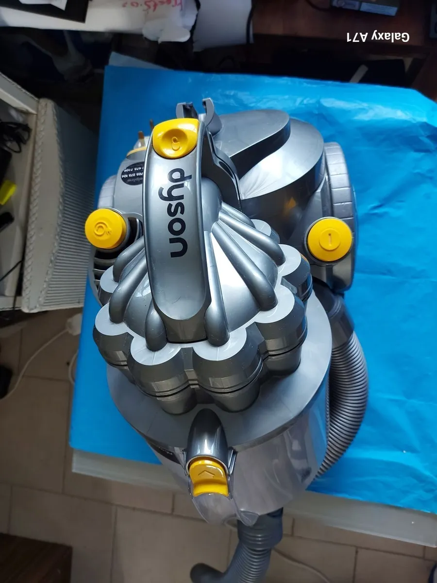 DYSON Vacuum Cleaner  DC08 Base SN 183-UK-B 20537 - Image 1