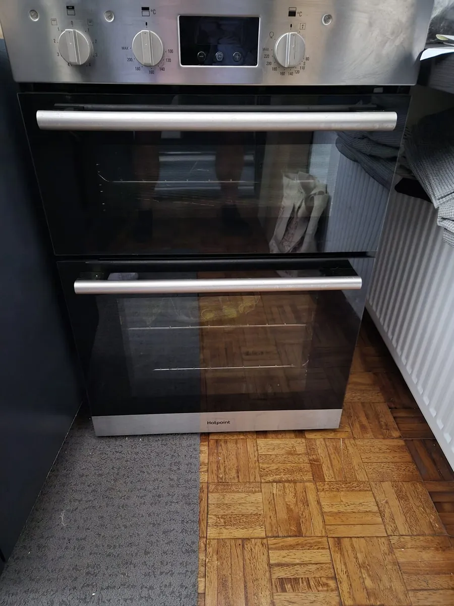 Oven - Image 1