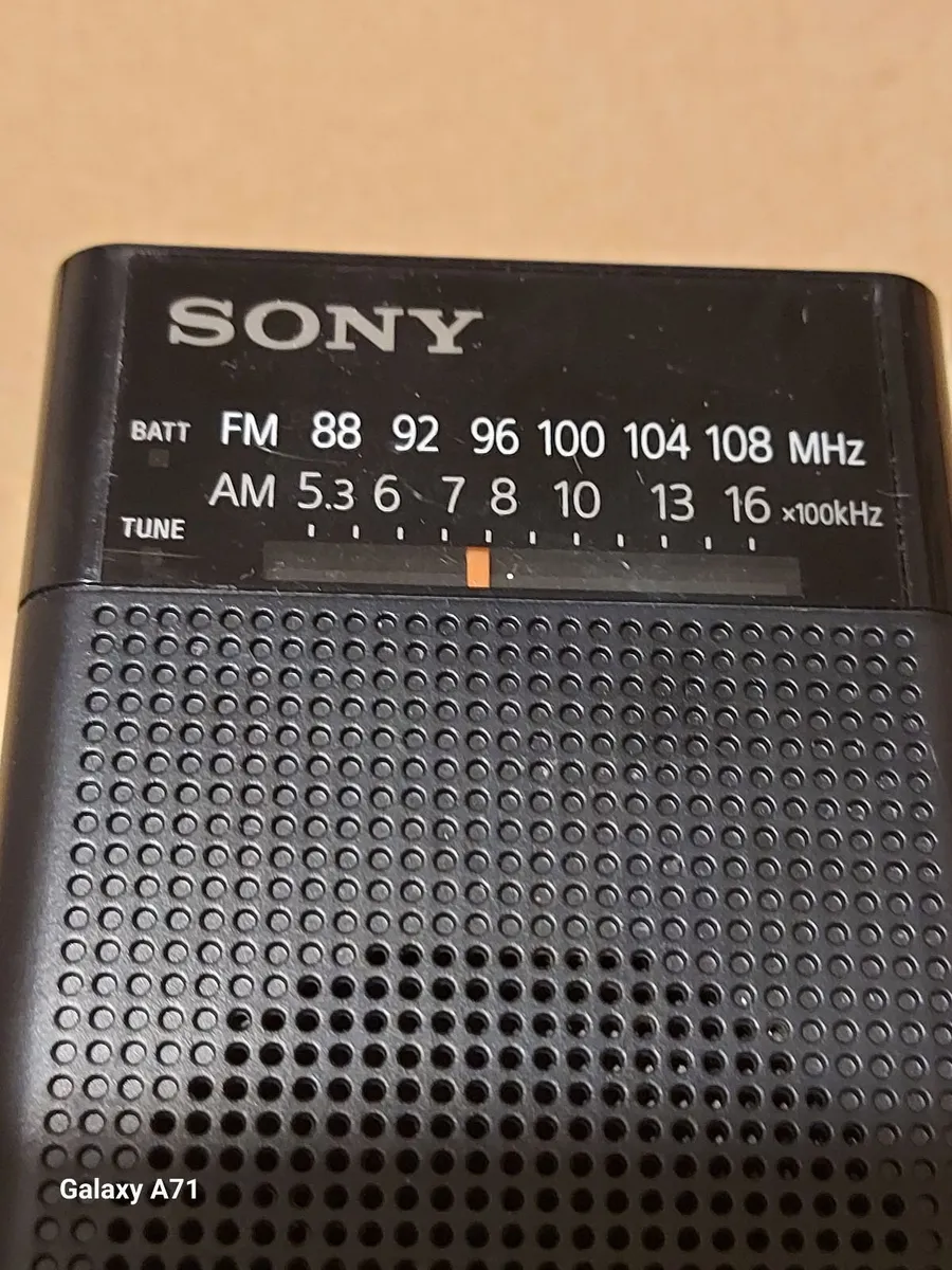 SONY FM-AM Portable Pocket Radio Model ICF-P26 - Image 4