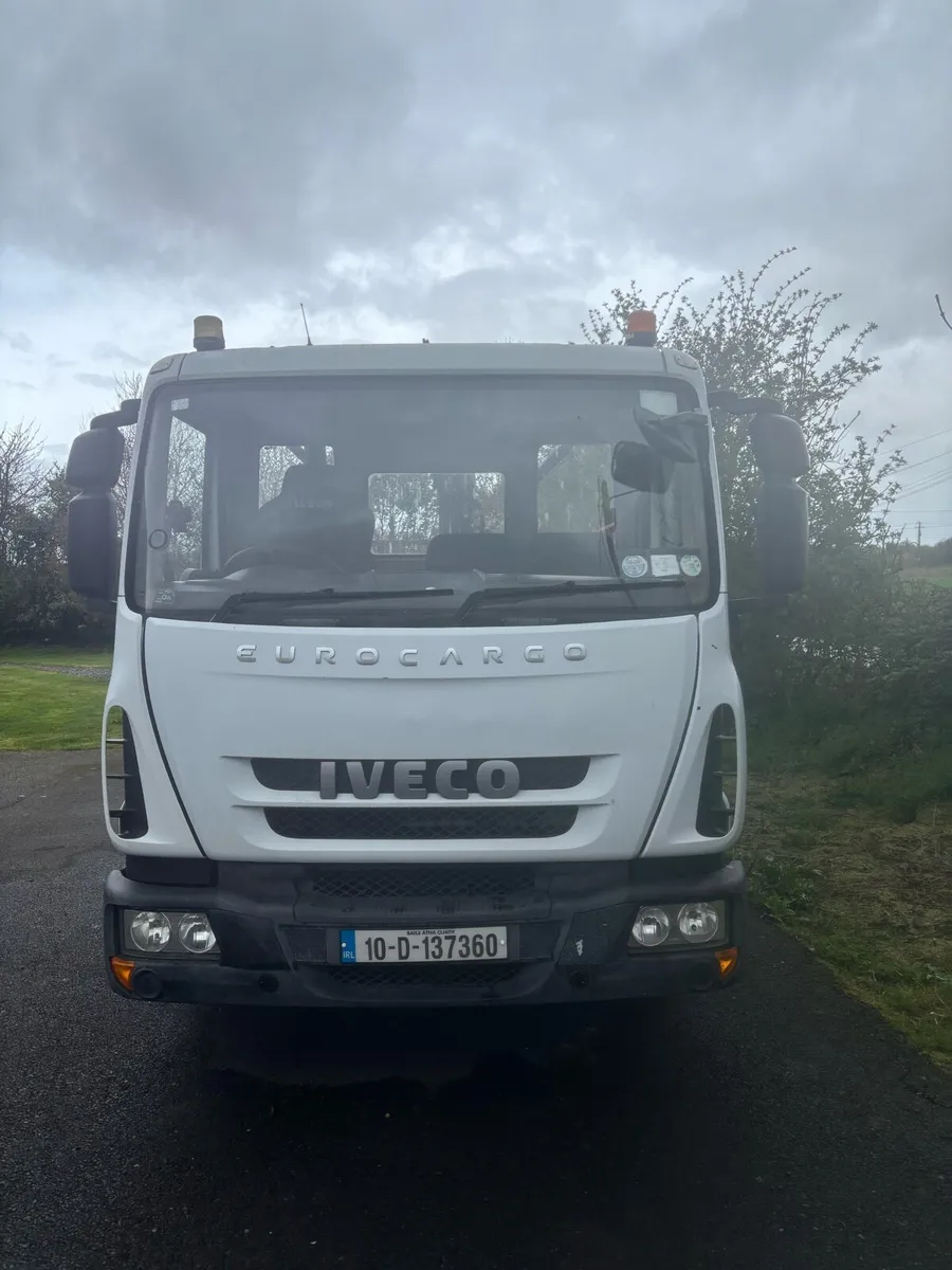 Iveco 7 1/2 ton tipper with crane - Image 3