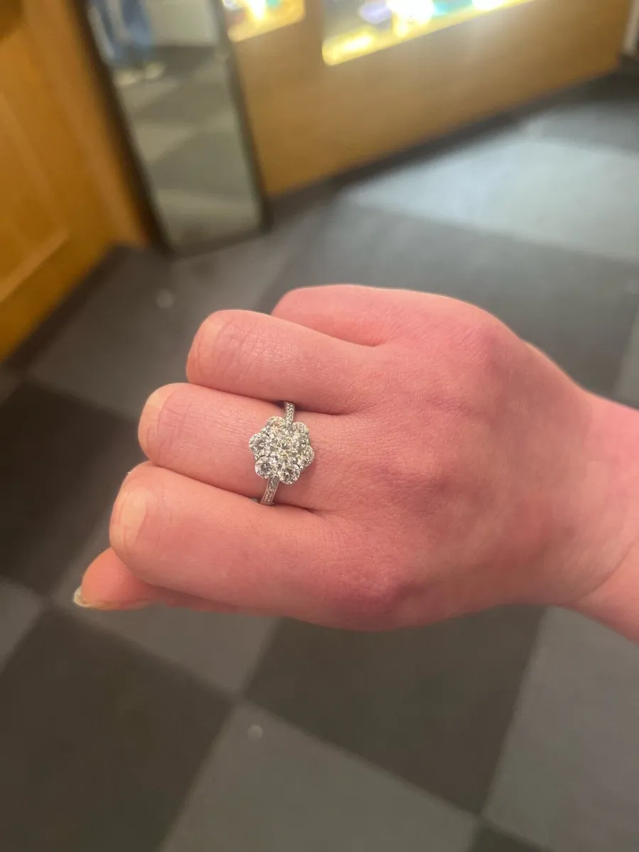 Sterling silver CZ ring - Image 2