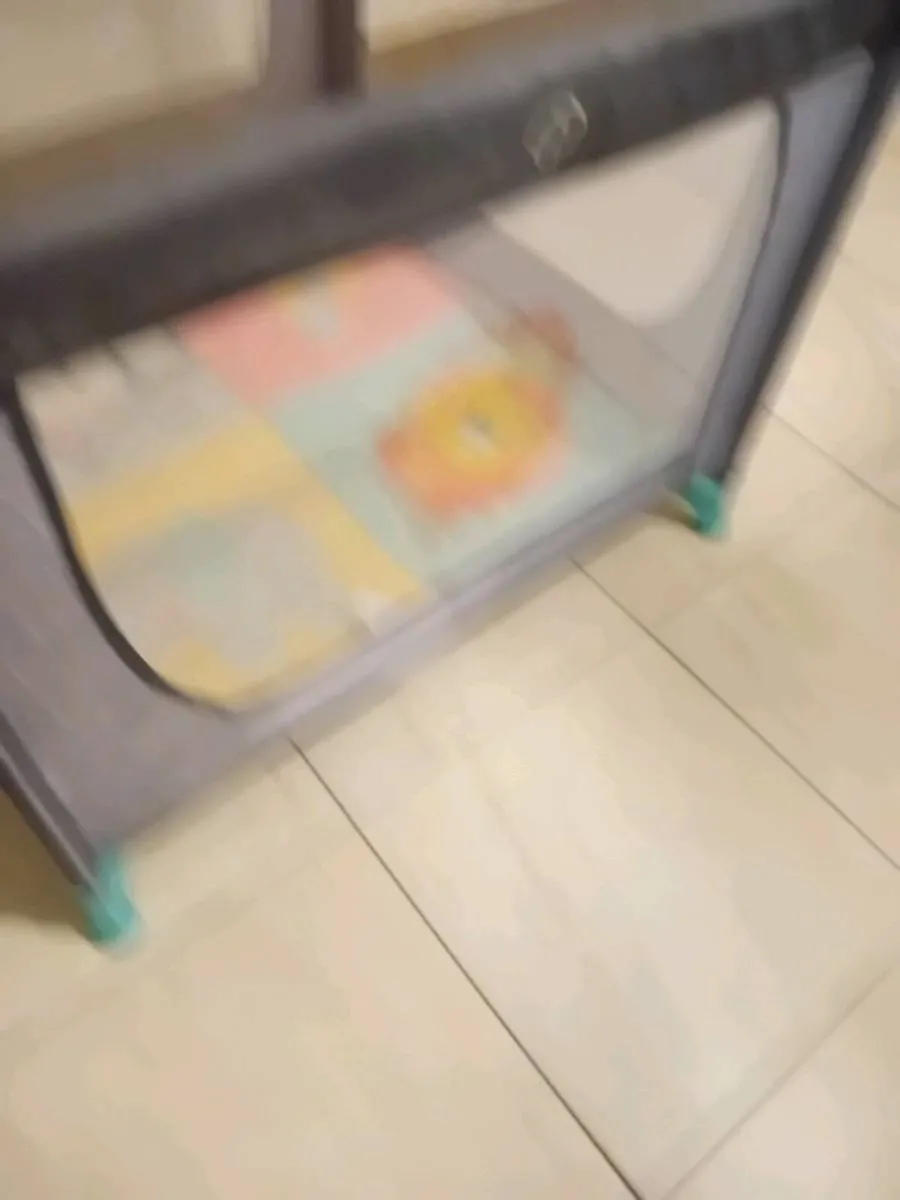 BABYS TRAVEL COT IN CARRYING BAG - Image 3