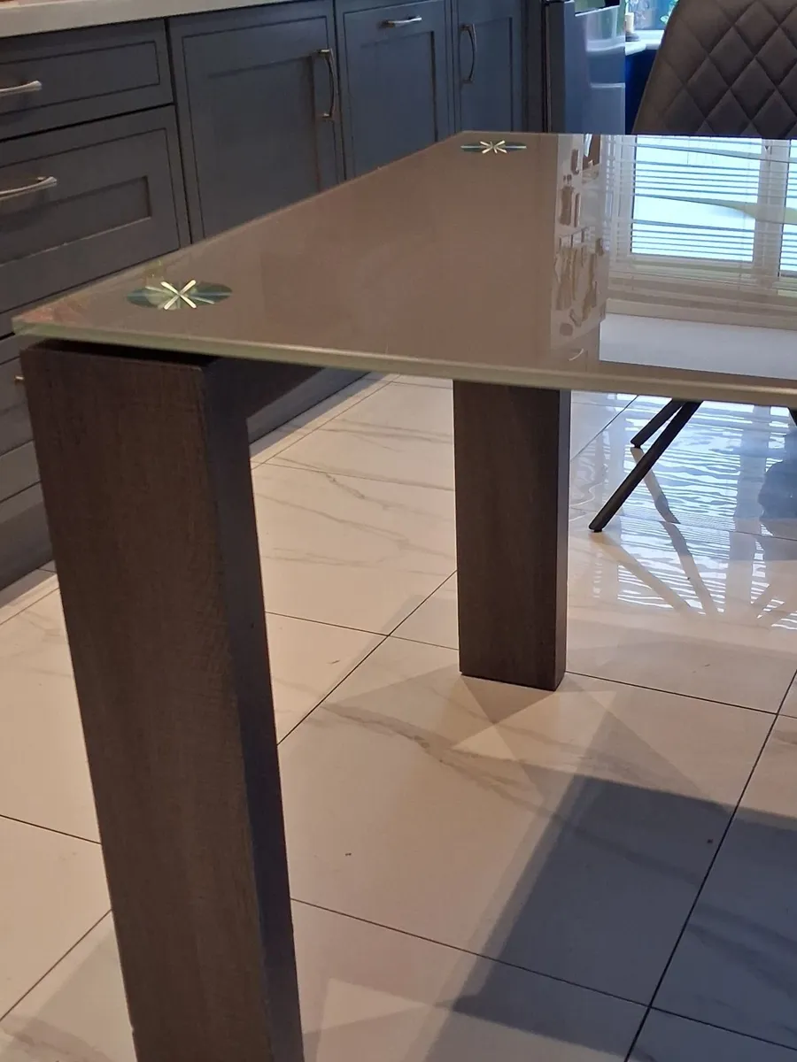 A glass top dining table - Image 2