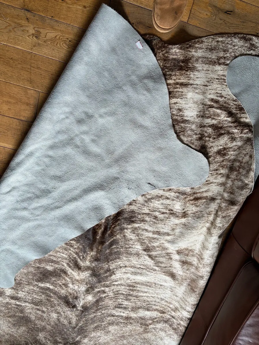 Animal skin rug new never used - Image 1