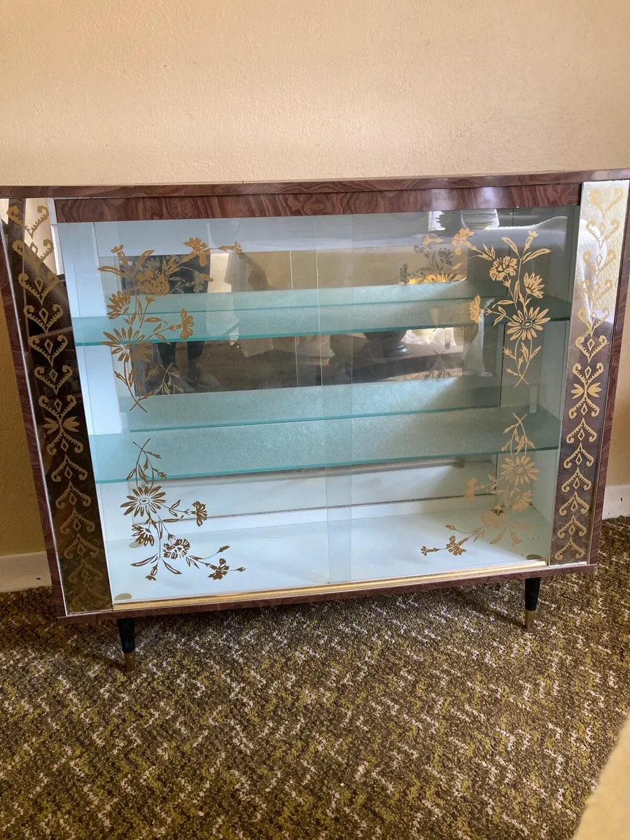 Retro Cabinet - Image 1