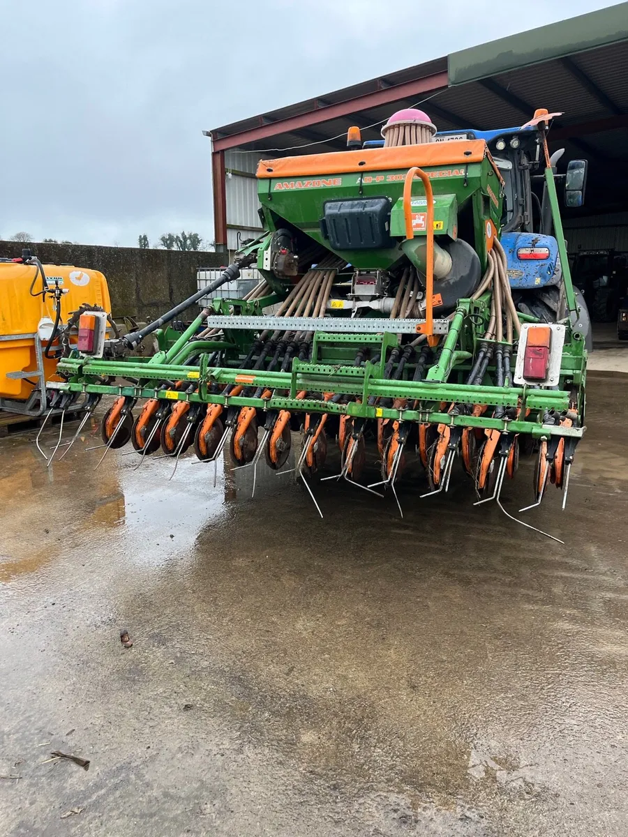 Seed drill - Image 2