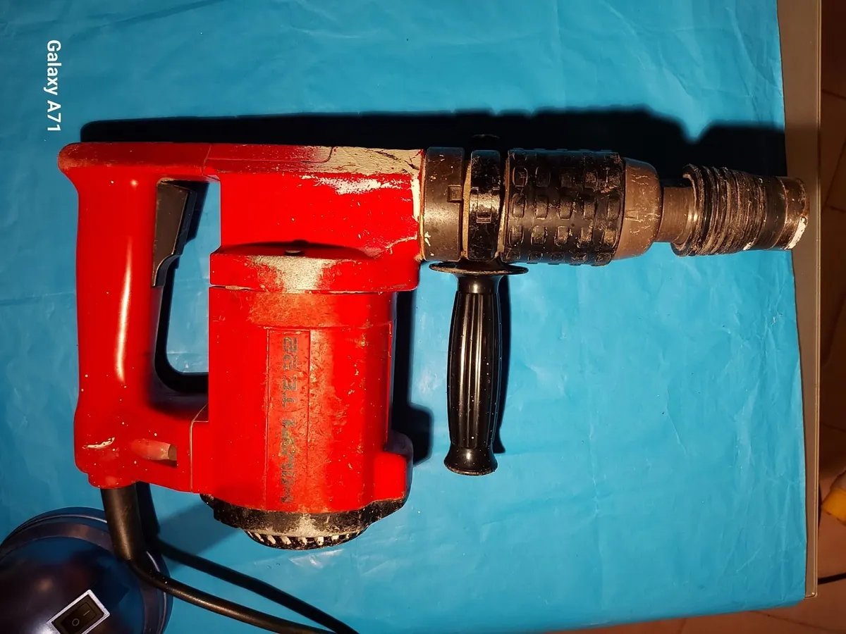 Hilti TE22 Hammer Drill in very good condition - Image 2