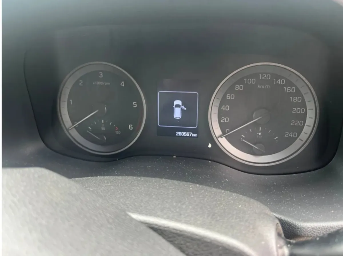 2016 Hyundai Tucson 1.7 Diesel light damage - Image 3