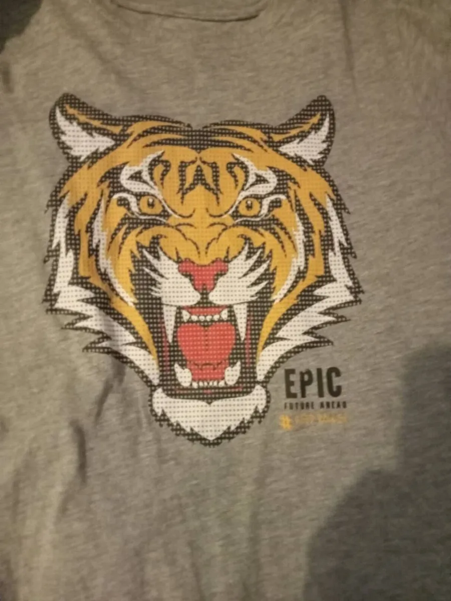 Boys skinny jeans and t-shirt 9-10 yrs - Image 2