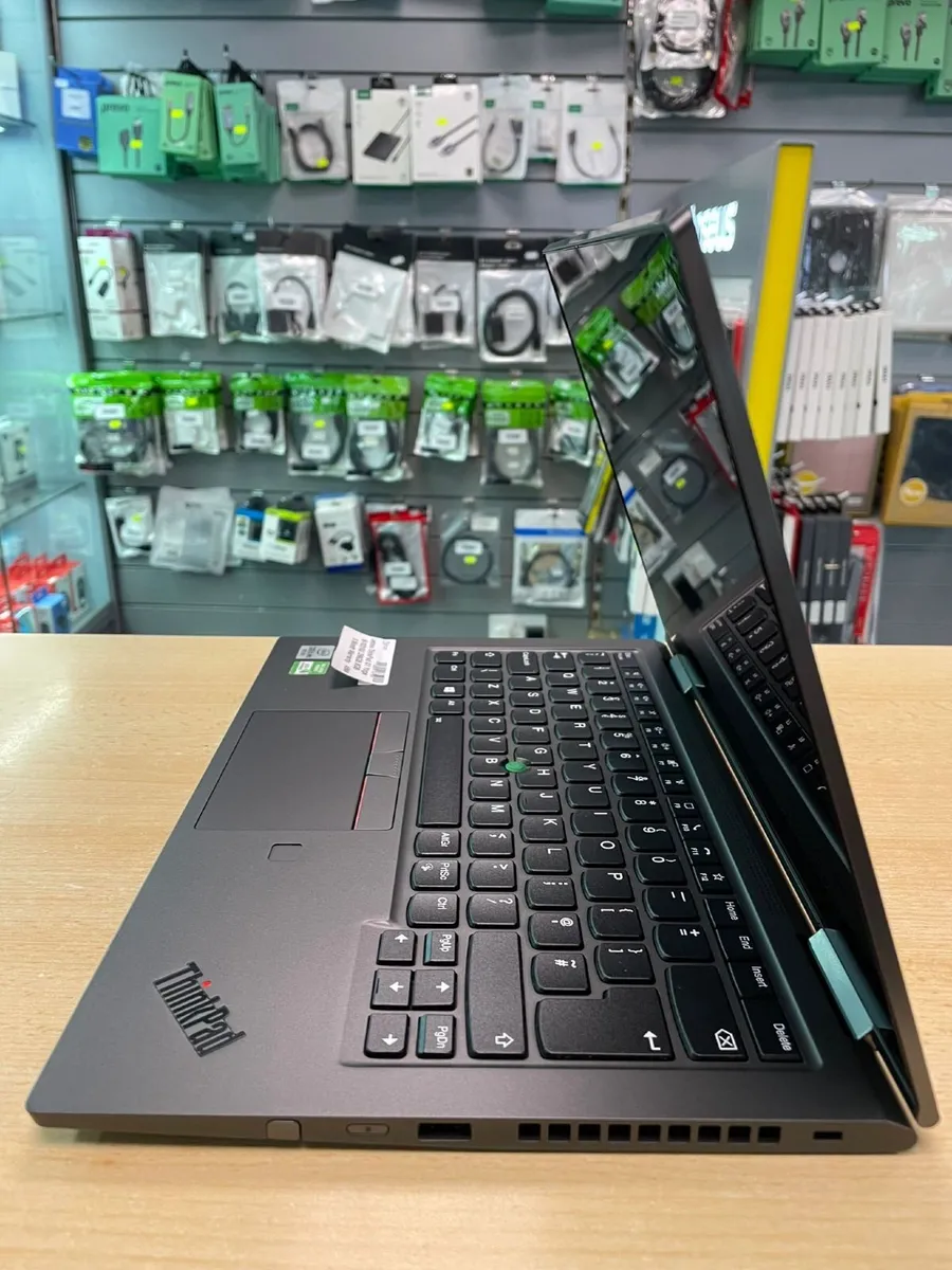 Lenovo ThinkPad X1 Yoga 5th Gen 14" - Image 2
