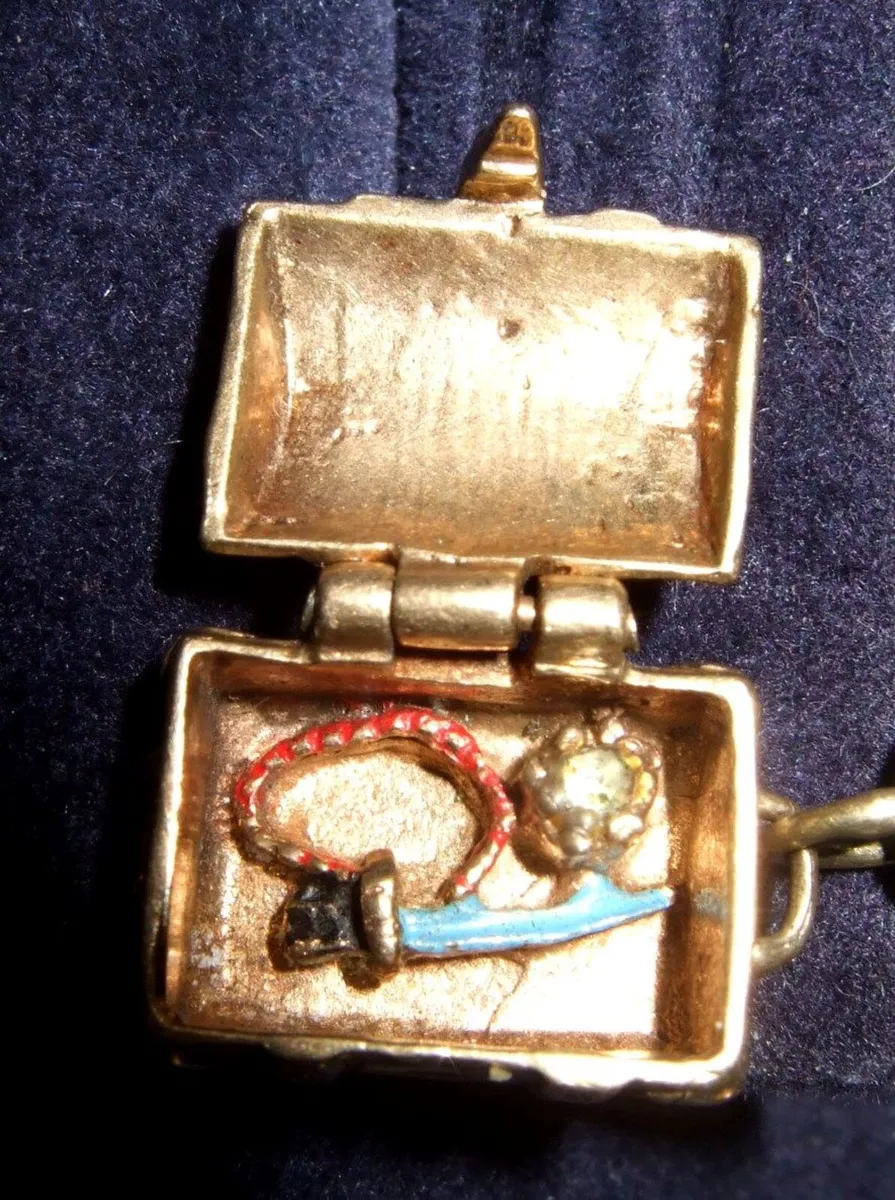 Vintage Hallmarked 9ct Gold Charm - Image 3