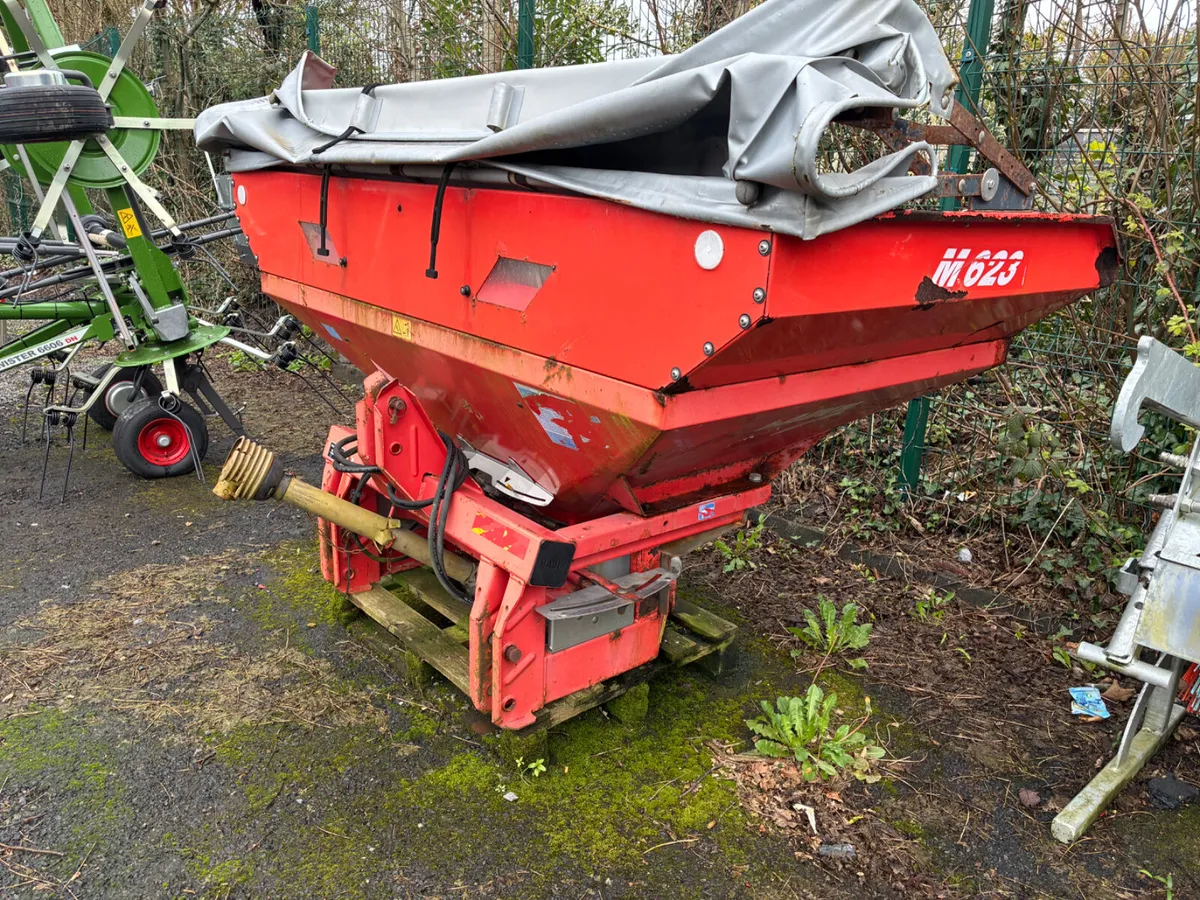 Rauch 735 Fertiliser Spreader - Image 2