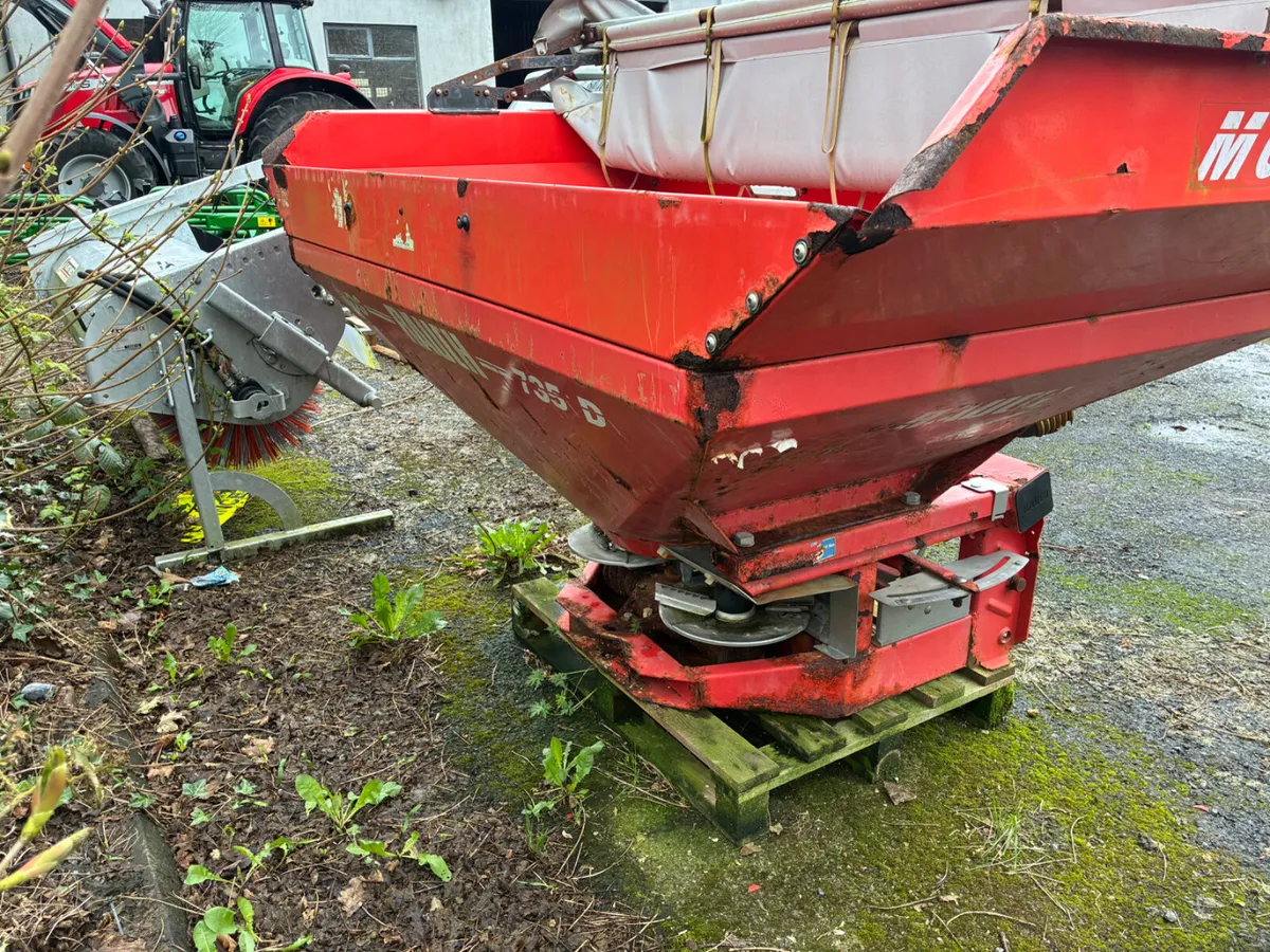 Rauch 735 Fertiliser Spreader - Image 4