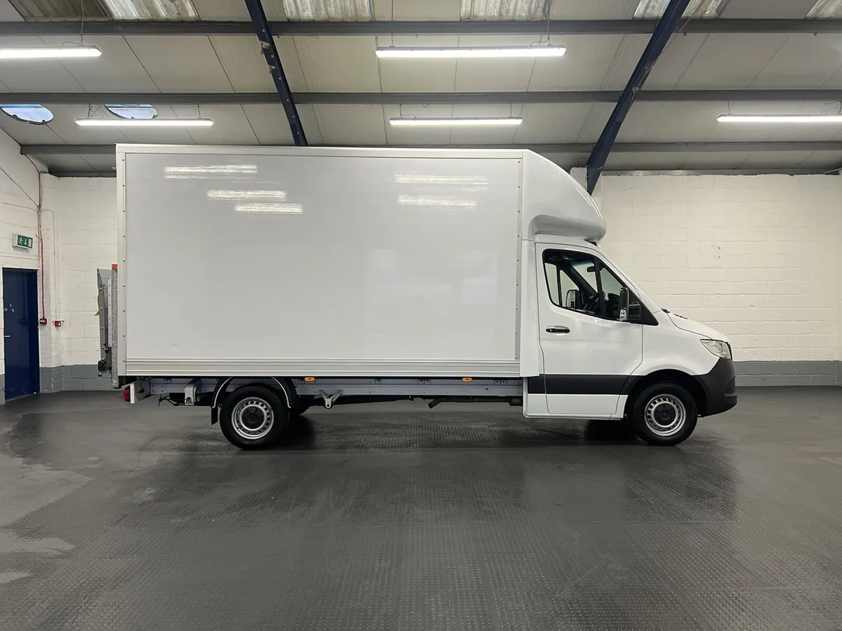 2022 Mercedes-Benz Sprinter Luton Box Van - Image 1