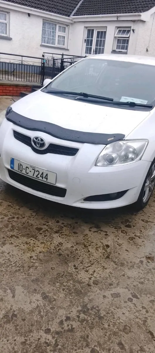 Toyota auris van - Image 1