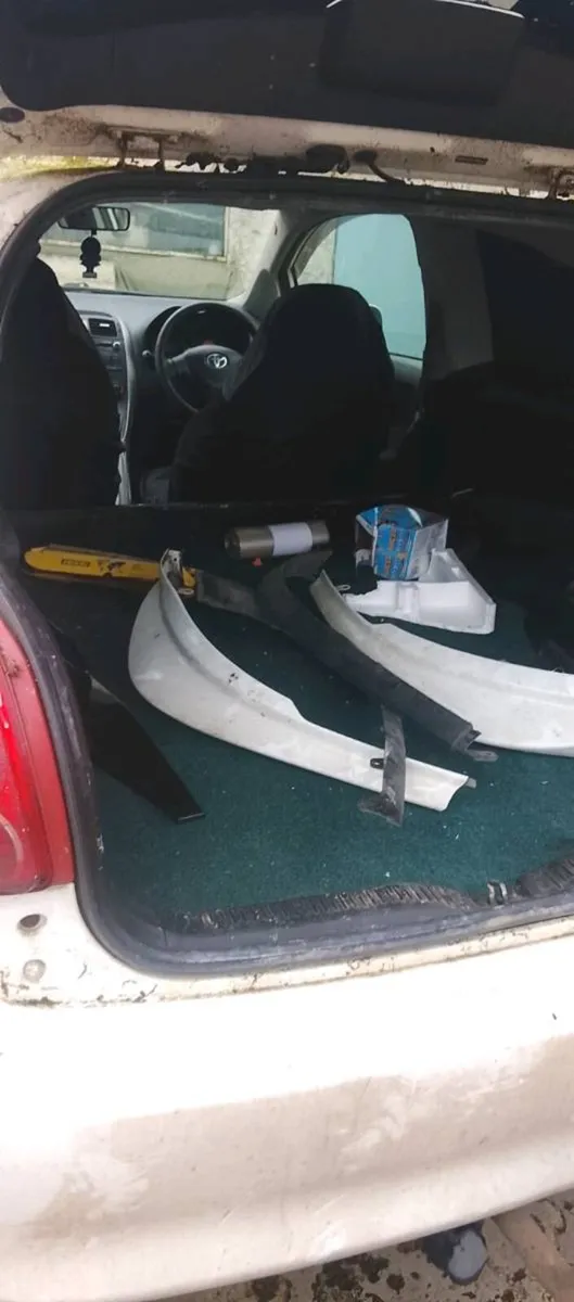 Toyota auris van - Image 4