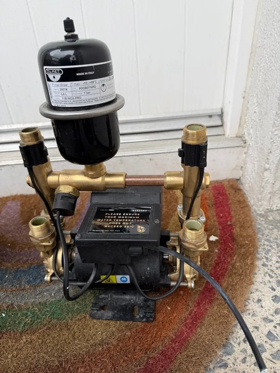 2 showers pumps - Image 3