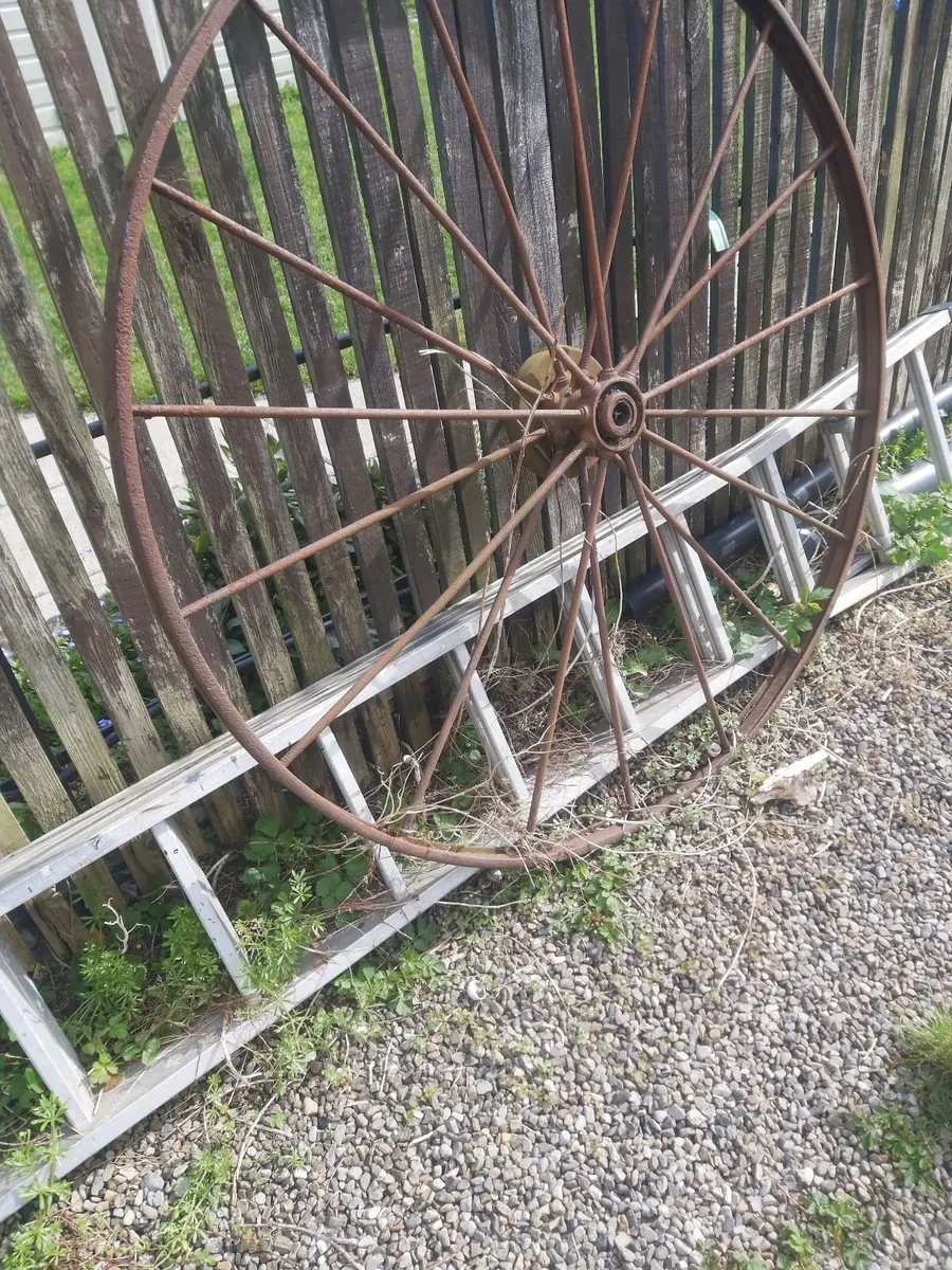 Vintage cart wheels X3 - Image 3