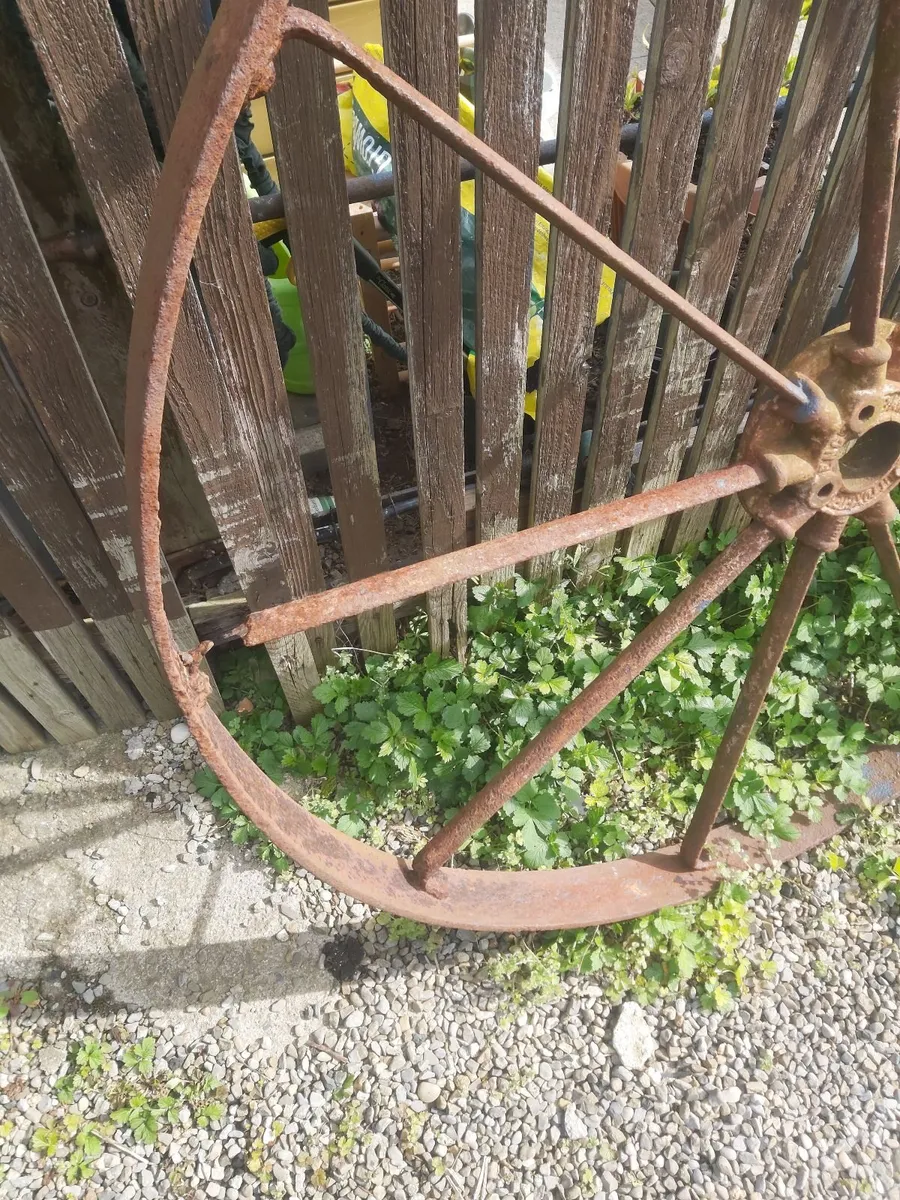 Vintage cart wheels X3 - Image 2