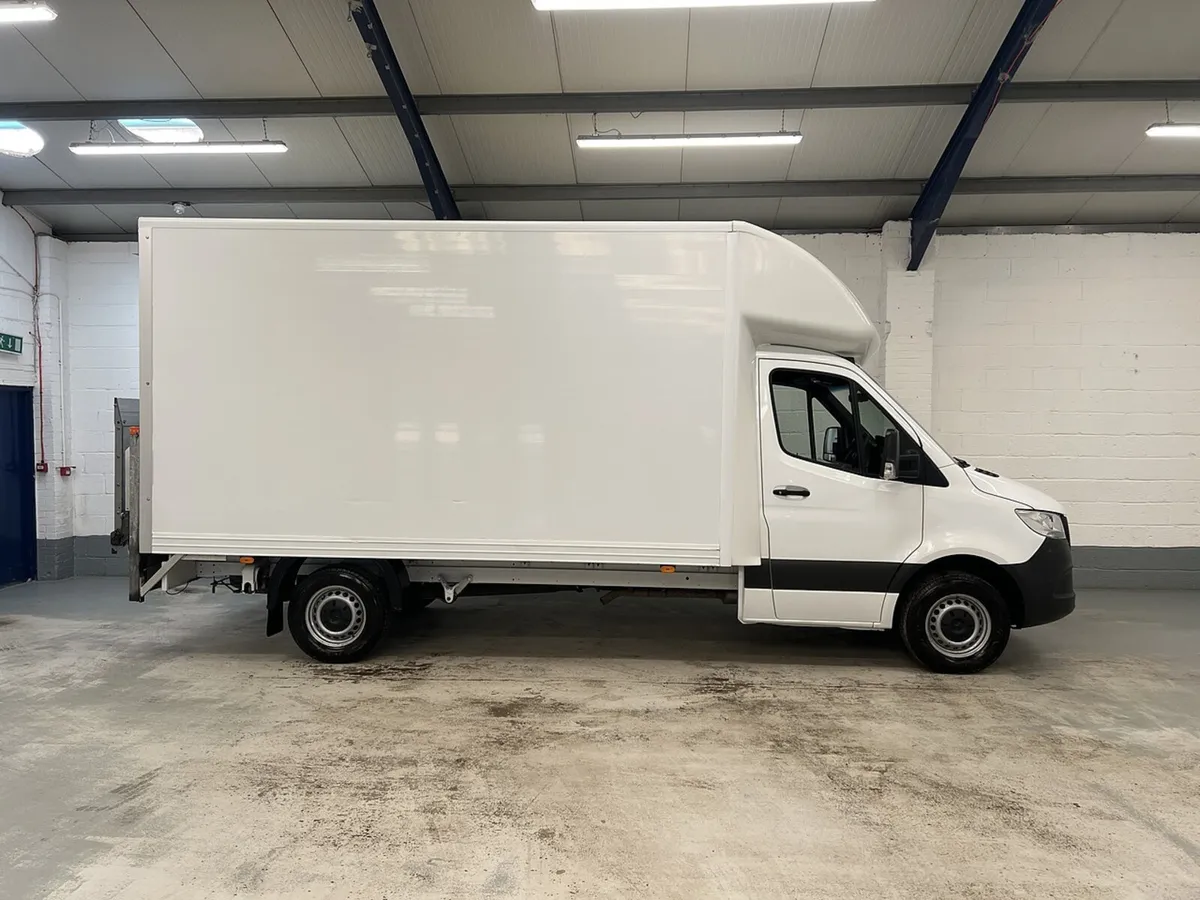 2022 Mercedes-Benz Sprinter Luton Box Van - Image 1