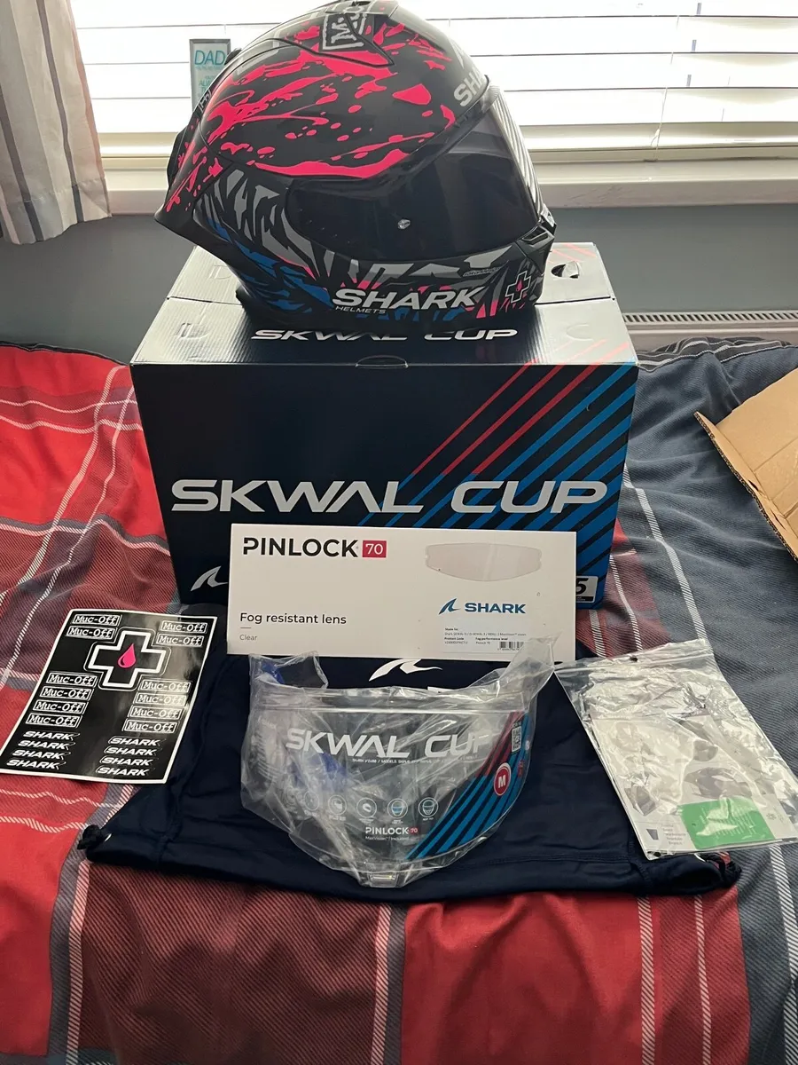 Shark skwal cup Redding  helmet - Image 1