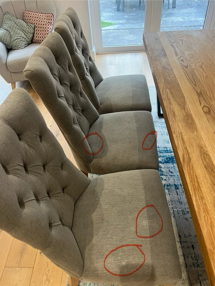 3 x fabric light grey button dining chairs Marlow - Image 3