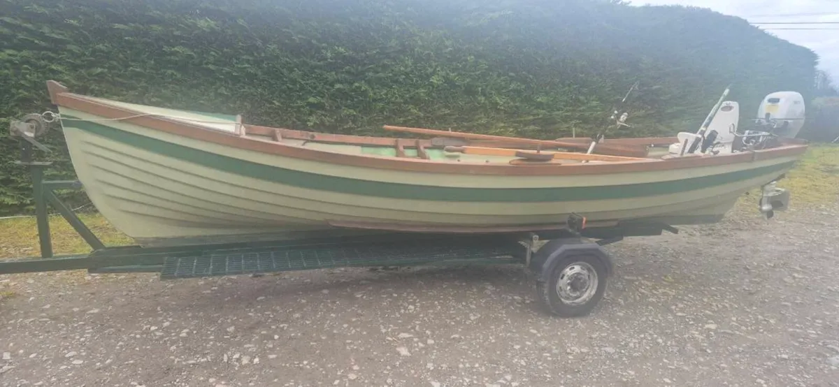 19FT fishing boar - Image 2