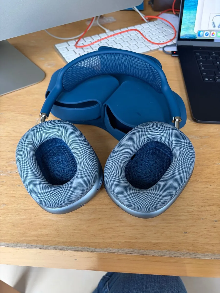 APPLE AirPods Max Wireless Bluetooth Noise Canx. - Image 4