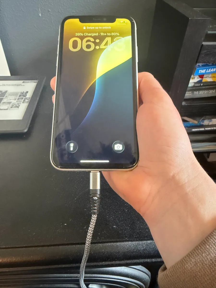 iPhone 11 128GB - Brand new battery and screen - Image 2