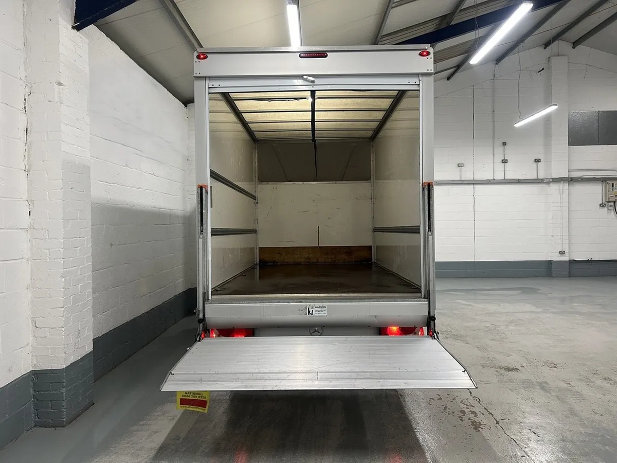 2022 Mercedes-Benz Sprinter Luton Box Van - Image 2
