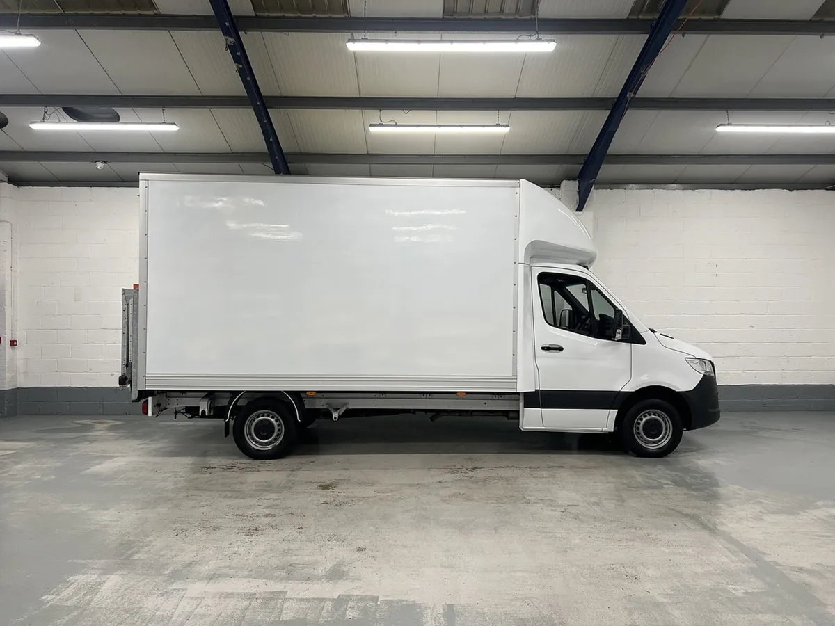 2022 Mercedes-Benz Sprinter Luton Box Van - Image 1