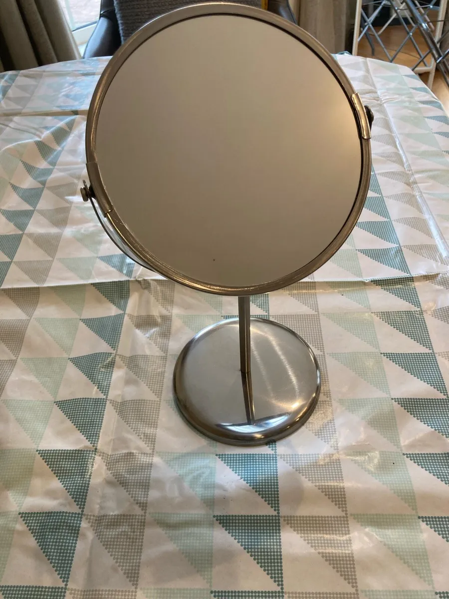 Mirror for shaving or cosmetic use - Image 4