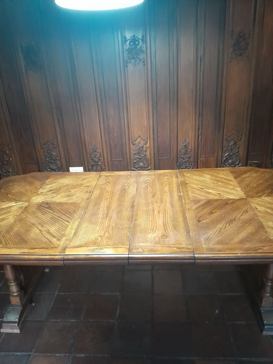 Dining table - Image 2