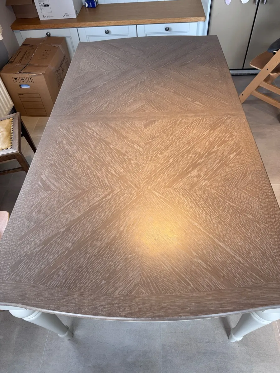 Extendable Dining Table – Very Good Condition - Image 4